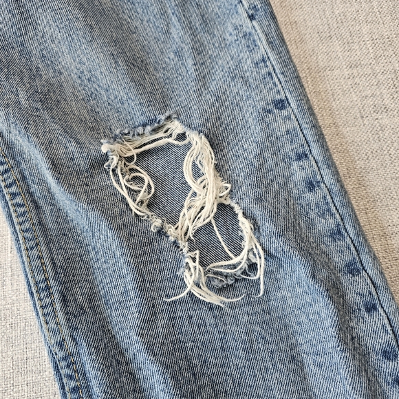 BDG Pax High Waisted Distressed Jeans 26 cropped  29" Inseam - Picture 4 of 16
